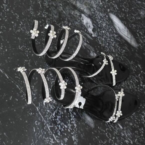 BRAND NEW WILD DIVA ELEGANT RHINESTONE STRAPPY BLOCK-HEEL SANDAL - Picture 4 of 16